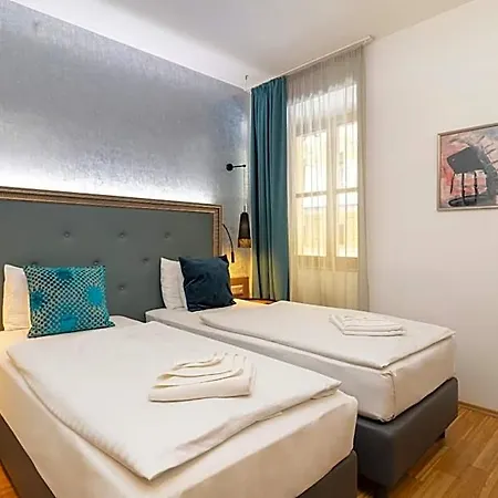 Hotel Memories 4*